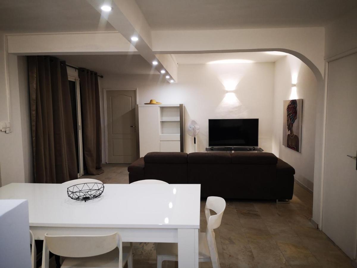 Appartement Saint Gilles Les Bains Ngoại thất bức ảnh
