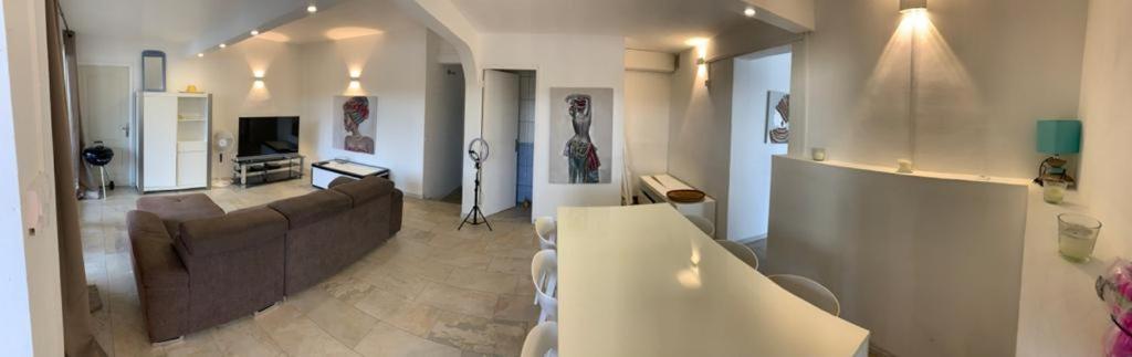 Appartement Saint Gilles Les Bains Ngoại thất bức ảnh